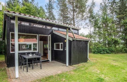 Hampen House | 4 person holiday home in Hampen