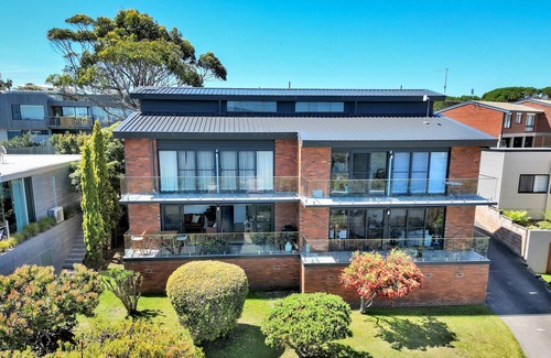 Merimbula Apartment | 4 Points of View 1 bedroom apartment - 5+ nights