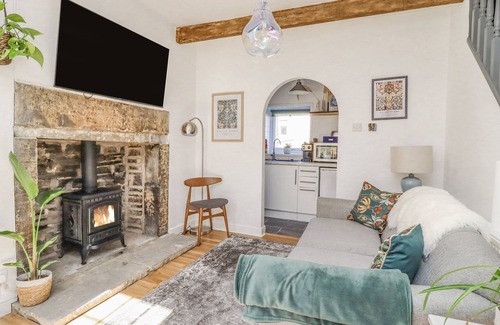 Halifax Cottage | 4 PULMANS PLACE, pet friendly, character holiday cottage in Halifax
