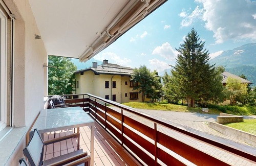 Celerina-Schlarigna Apartment | 4-room apartment on the raised ground floor, 80m².
