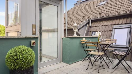 Bielefeld House | 4 Schlafzimmer, Wintergarten & Terrasse & Parkplatz, nahe Hbf