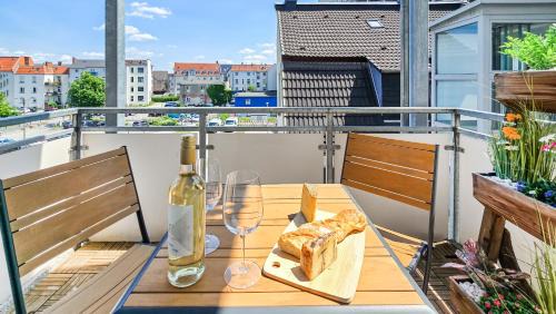 Bielefeld House | 4 Schlafzimmer, Wintergarten & Terrasse & Parkplatz, nahe Hbf