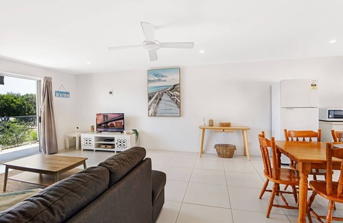 Maroochydore Apartment | 4 Seasounds - Directly opposite Maroochydore Beach