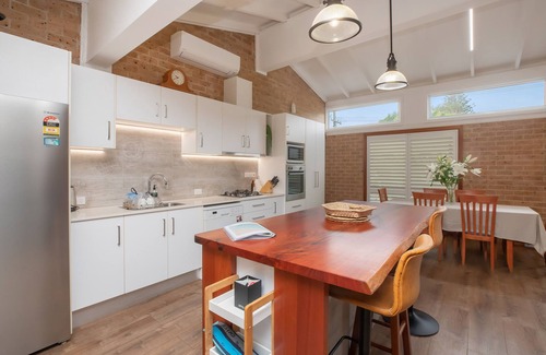 Port Macquarie House | 4 Shelly Beach Road: 2 BR, 2 BA in Port Macquarie , Sleeps 4