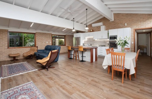 Port Macquarie House | 4 Shelly Beach Road: 2 BR, 2 BA in Port Macquarie , Sleeps 4