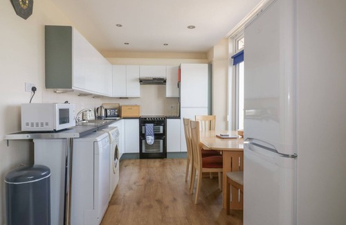 Harlyn Apartment | 4 Star Apartments With Balcony & Stunning Sea Views