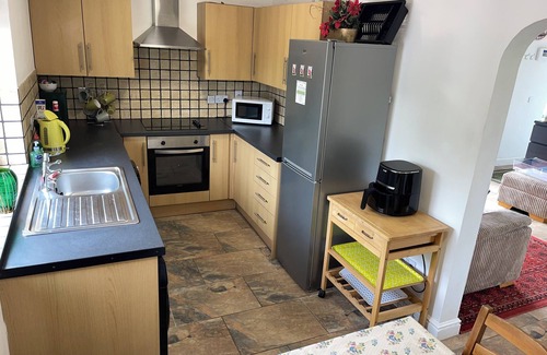 Coed-Y-Paen House | 4 Star detached rural Bungalow with Jacuzzi & Sauna, Play Area and free WIFI