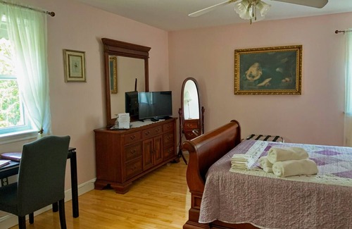 Murray Harbour Bed & Breakfast | 4 Star Forest & Lake PEI B&B: Romance Room, Prince Edward Island