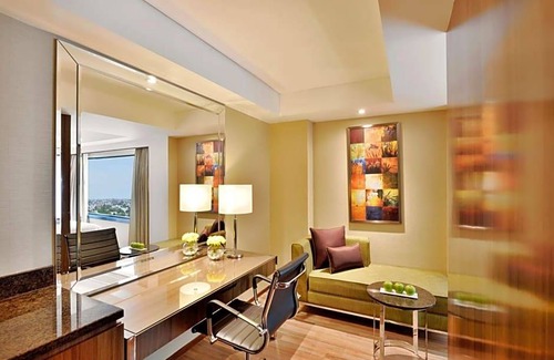Teynampet Hotel | 4-Star Hotel ∙ Courtyard by Marriott Chennai
