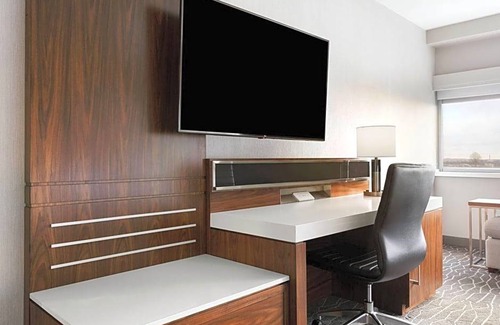 Iselin Hotel | 4-Star Hotel ∙ Delta Hotels by Marriott Woodbridge