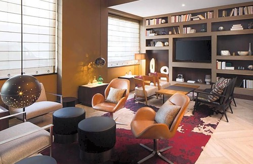 Boerum Hill Hotel | 4-Star Hotel ∙ Hilton Brooklyn New York