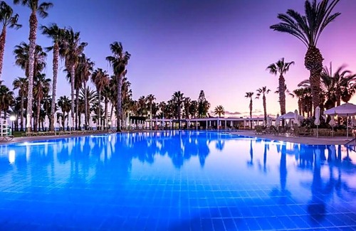Geroskipou Hotel | 4-Star Hotel ∙ Louis Phaethon Beach