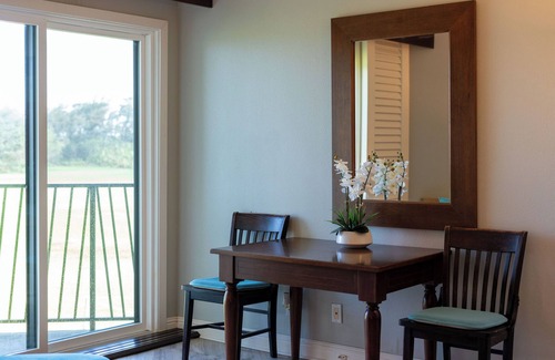 Hanamaulu Condo | 4 Star Oceanfront Property, Kauai Beach Resort, 4 Pools, Restaurants on Site