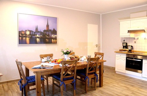 Kabelhorst Apartment | 4-star vacation apartment cloverleaf with covered terrace & garden