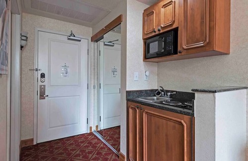 Zermatt House | 4-Star Zermatt Resort King Suite—Only 15 Mins to Park City & Sundance!