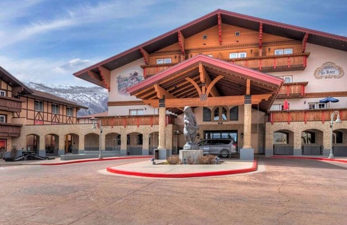Zermatt House | 4-Star Zermatt Resort King Suite—Only 15 Mins to Park City & Sundance!