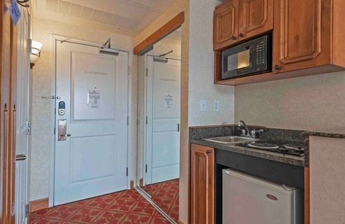 Zermatt House | 4-Star Zermatt Resort King Suite Only 15 Mins to Park City!