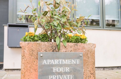 Dartmouth Apartment | 4 THE POTTERY, pet friendly, character holiday cottage in Dartmouth