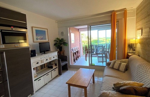 Six-Fours-les-Plages Apartment | 4- to 6-person apartment with sea view in Six-Fours-les-Plages (Coudoulière)