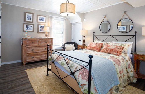 Currituck County House | 4 X 4 ONLY BEACH HOUSE- OCEANFRONT! Sunday Check in...The Salty Anchor