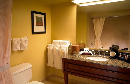 Laughlin Hotel | 4 x Luxury Guest Rooms - 2 Queens at Aquarius Casino Resort