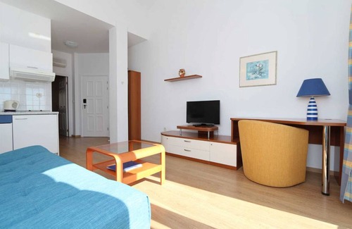 Drvenik Apartment | 40 m² Apartment ∙ 1 bedroom ∙ 5 guests