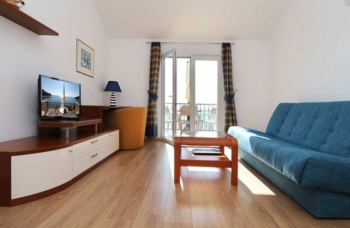 Drvenik Apartment | 40 m² Apartment ∙ 1 bedroom ∙ 5 guests
