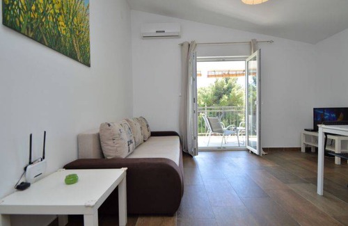 Tribunj Apartment | 40 m² Apartment ∙ 1 bedroom ∙ 4 guests