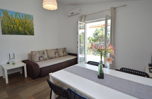 Tribunj Apartment | 40 m² Apartment ∙ 1 bedroom ∙ 4 guests