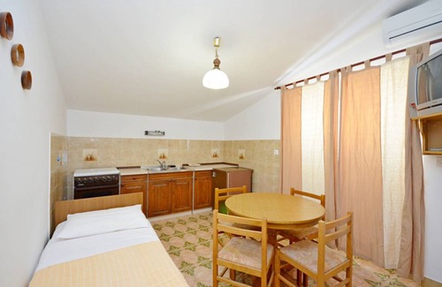 Jadrtovac Apartment | 40 m² Apartment ∙ 1 bedroom ∙ 4 guests