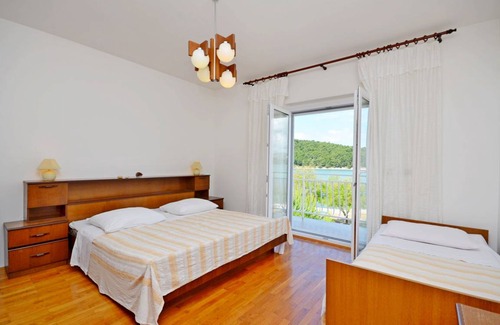 Jadrtovac Apartment | 40 m² Apartment ∙ 1 bedroom ∙ 4 guests