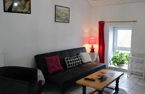 Chatel-de-Neuvre House | 40 m² House ∙ 1 bedroom ∙ 3 guests