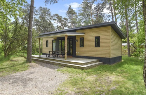 Nieuw-Milligen RV Rental | 40 m² Recreational vehicle (RV) ∙ 3 bedrooms ∙ 6 guests