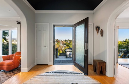 Los Angeles House | 40 Steps to Paradise. Beverly Hills villa. Walk to Rodeo Drive