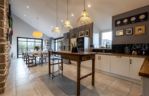 Sarzeau Cottage | 400 m from the sea and Duer beach (Golfe du Morbihan) Magnificent Longère (traditional farmhouse)