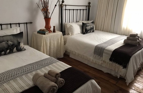 Addo House | 400 m² Farmhouse ∙ 3 bedrooms ∙ 12 guests