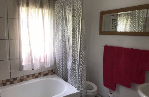 Addo House | 400 m² Farmhouse ∙ 3 bedrooms ∙ 12 guests