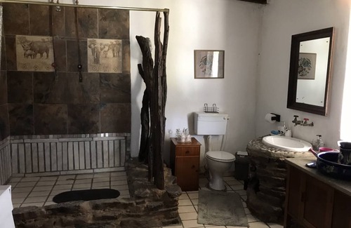 Addo House | 400 m² Farmhouse ∙ 3 bedrooms ∙ 12 guests