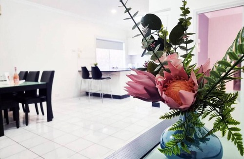 Maribyrnong House | 400 m² House ∙ 5 bedrooms ∙ 14 guests