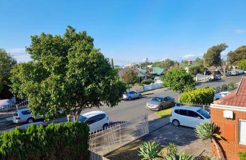 Maribyrnong House | 400 m² House ∙ 5 bedrooms ∙ 14 guests