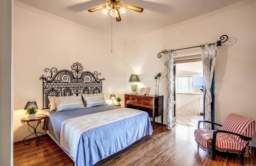 Sant'Agata sui Due Golfi Villa | 400 m² Villa ∙ 2 bedrooms ∙ 6 guests