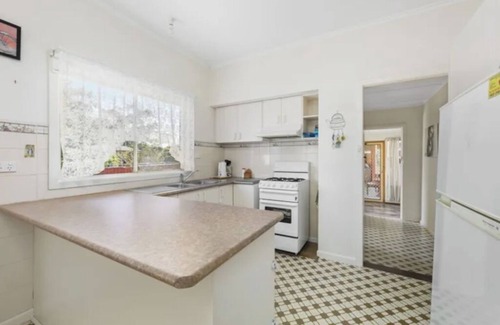 Dromana House | 400 Meters to Dromana Beach and Cafes