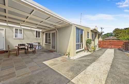 Dromana House | 400 Meters to Dromana Beach and Cafes
