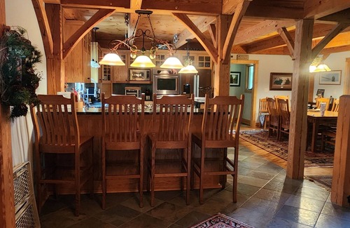 Lakeside Woods House | 400ft private waterfront home, fireplace, boathouse, kayaks, DOG FRIENDLY
