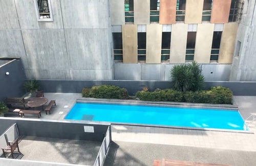Auckland Central Business District Apartment | 401/138 Anzac Av · Auckland City Apt Wi-fi & possible carpark