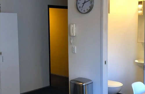 Auckland Central Business District Apartment | 401/138 Anzac Av · Auckland City Apt Wi-fi & possible carpark