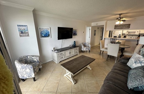 Myrtle Beach Condo | 401 Direct Oceanfront 2 bedroom/2 bath condo
