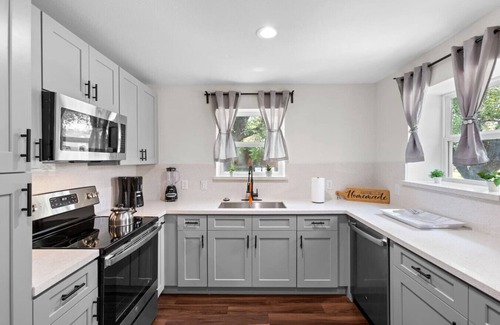South Central Houston Apartment | 4010 Live Oak Unit A, Houston