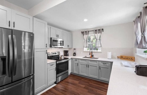 South Central Houston Apartment | 4010 Live Oak Unit A, Houston