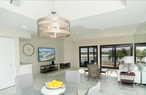 Isles of Capri House | 403 La Peninsula Blvd. - ISLES OF CAPRI - FLORIDA